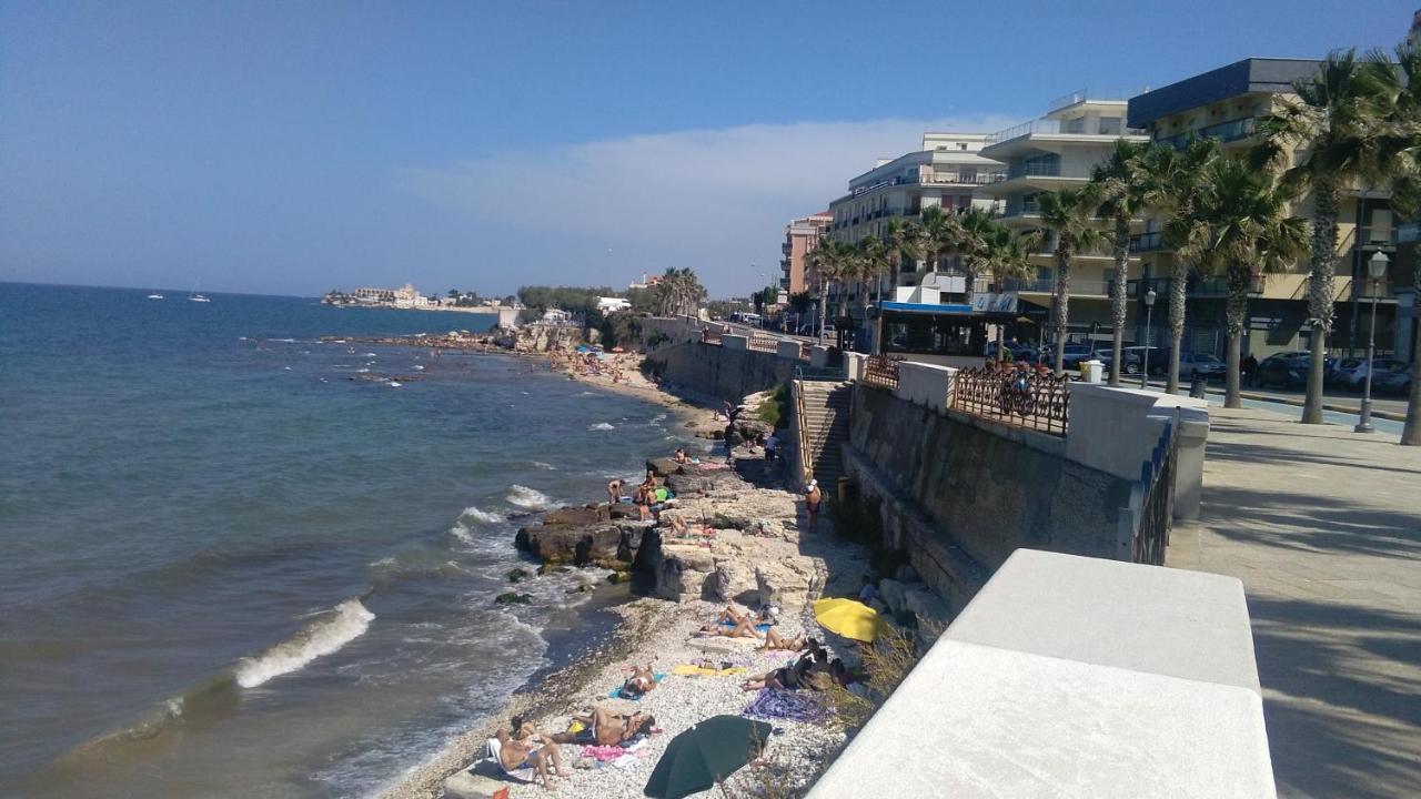 Bed and Breakfast Antico Molino Trani Esterno foto